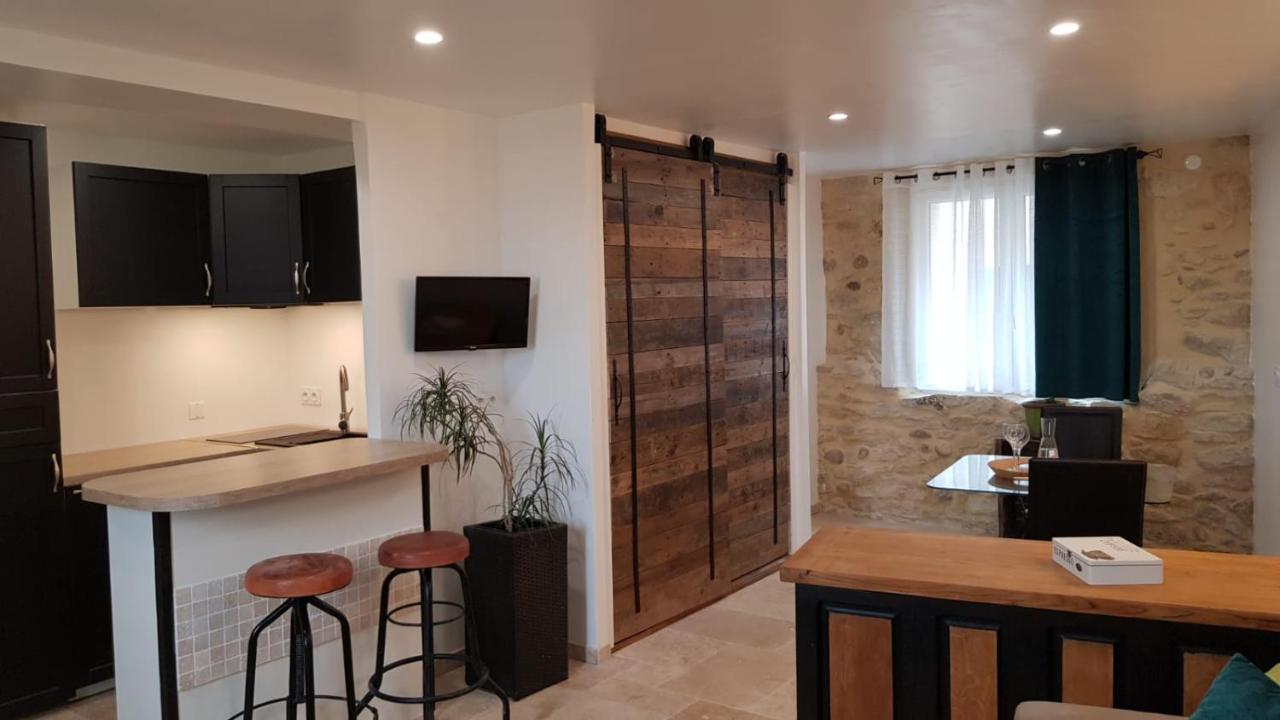 Maison Au Calme En Campagne Climatisee Caderousse 外观 照片