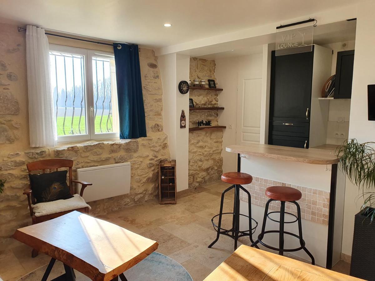 Maison Au Calme En Campagne Climatisee Caderousse 外观 照片