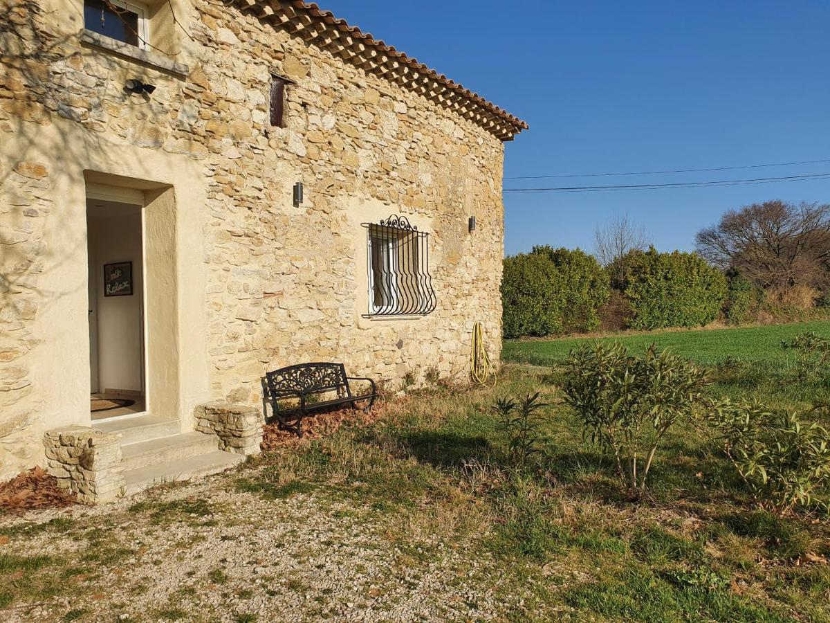 Maison Au Calme En Campagne Climatisee Caderousse 外观 照片