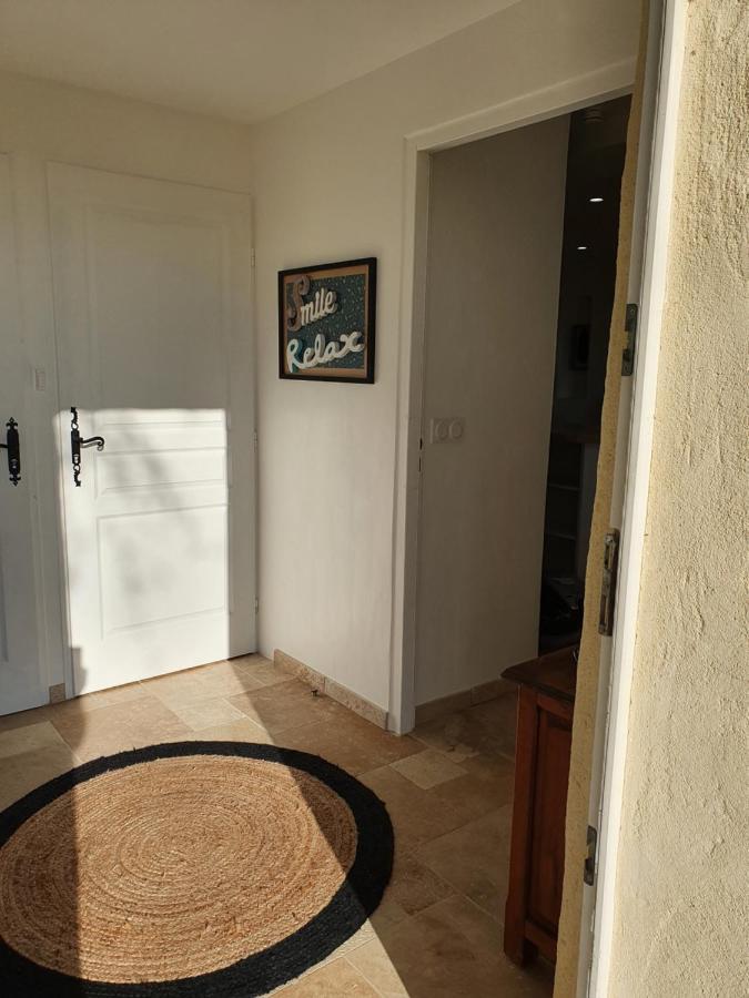 Maison Au Calme En Campagne Climatisee Caderousse 外观 照片